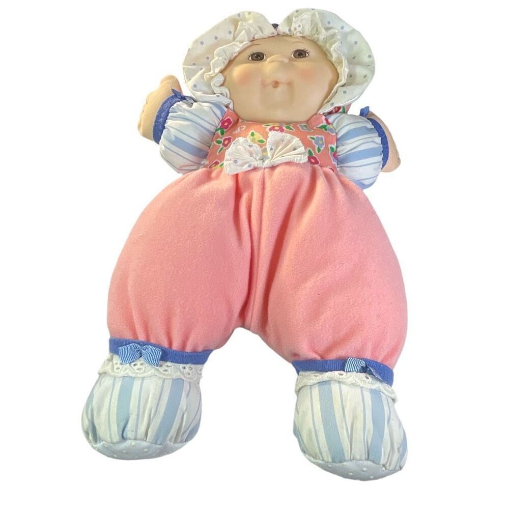 Vintage Cabbage Patch Kids 1995 stuffed rattle doll.